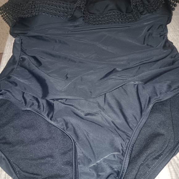 Elegant Black Women's Bodysuit - Picture 1 of 4